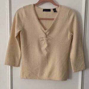 Gorgeous cream cashmere sweater
